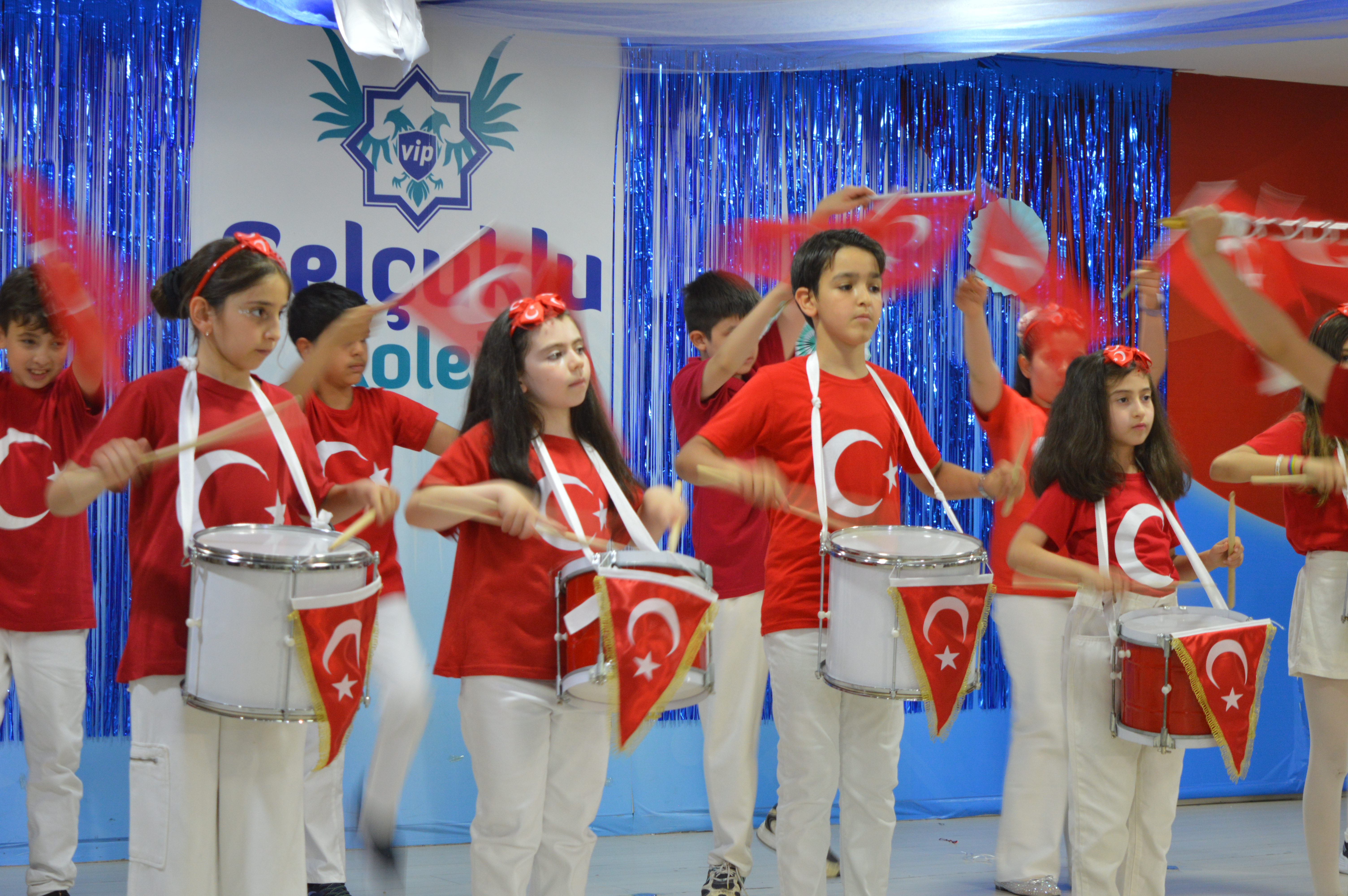 İlkokul Yıl Sonu ve Mezuniyet Programımız
